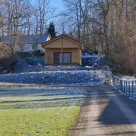 Des Roches A 2 Min De Vulcania - Calme Et Nature Domek alpejski