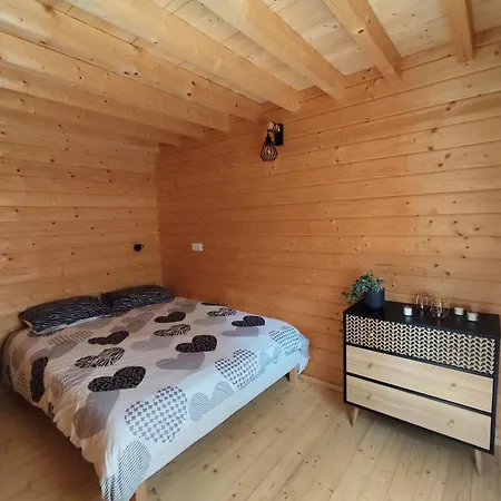 Chalet Des Roches A 2 Min De Vulcania - Calme Et Nature